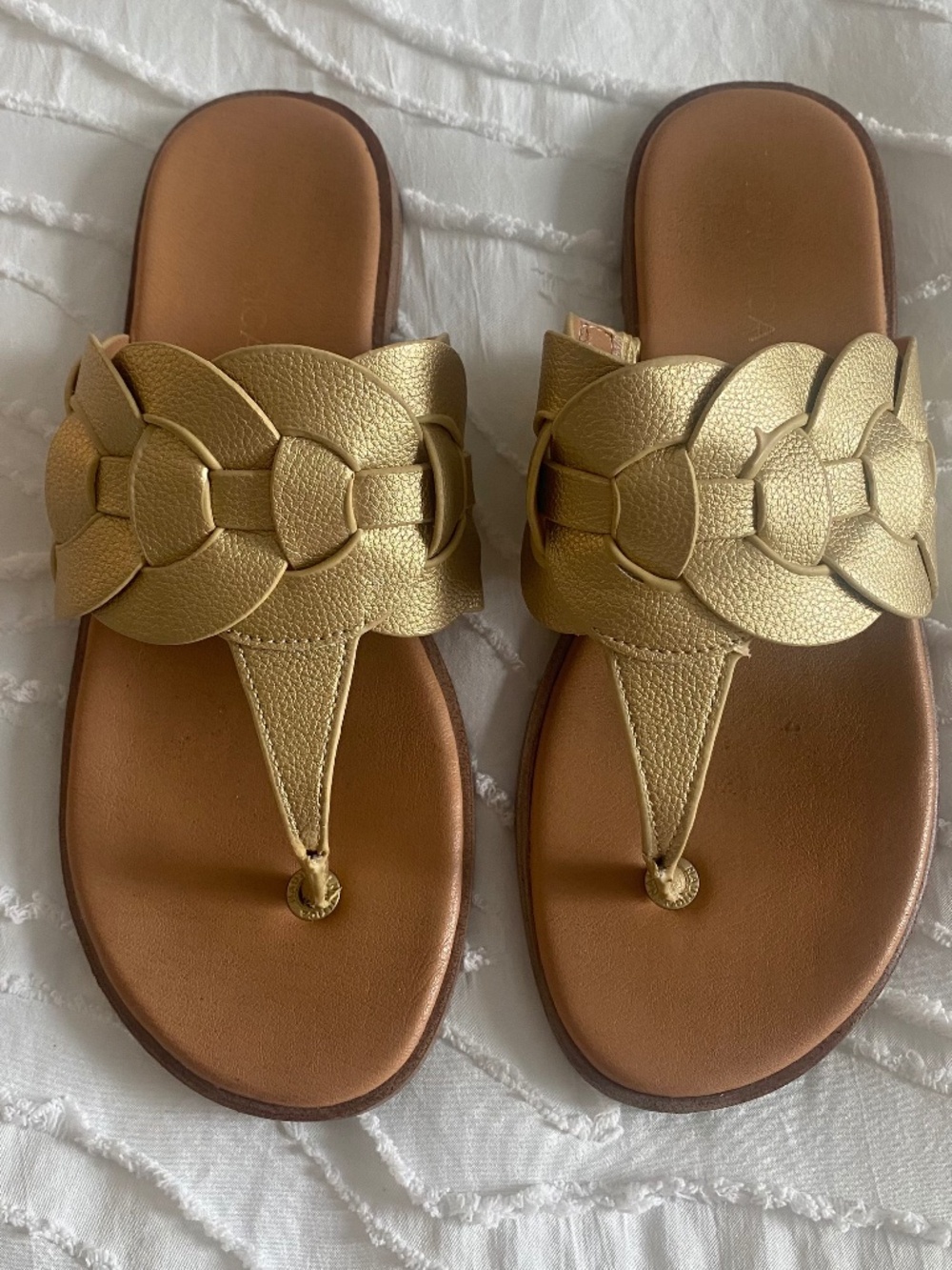 Nautica Muted Gold Sandals 6.5